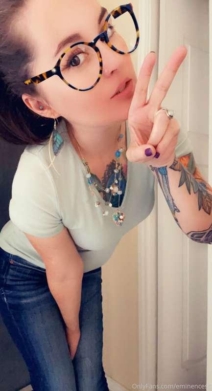 Hi there! Care to give me spanks today ?😉😘