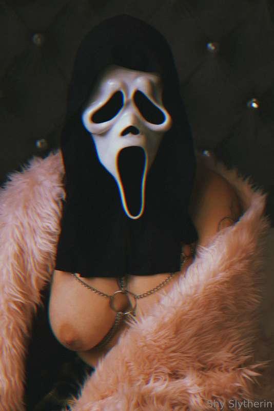 Hey honey ☎️ 🔪 👻