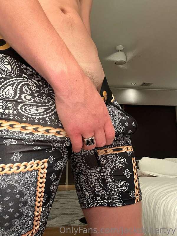 big guy wanted to stand up and say hello 😈🍆
