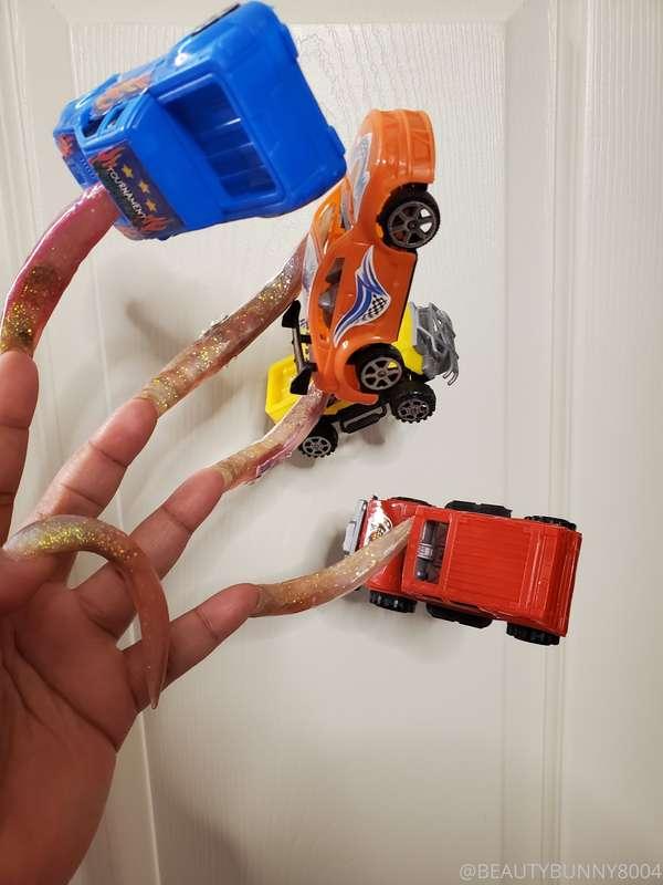 Giantess wants to play too 👁🤏🏽💥🚗