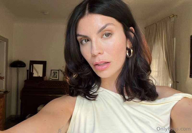 Surprise! Cut my hair! How do you like it?