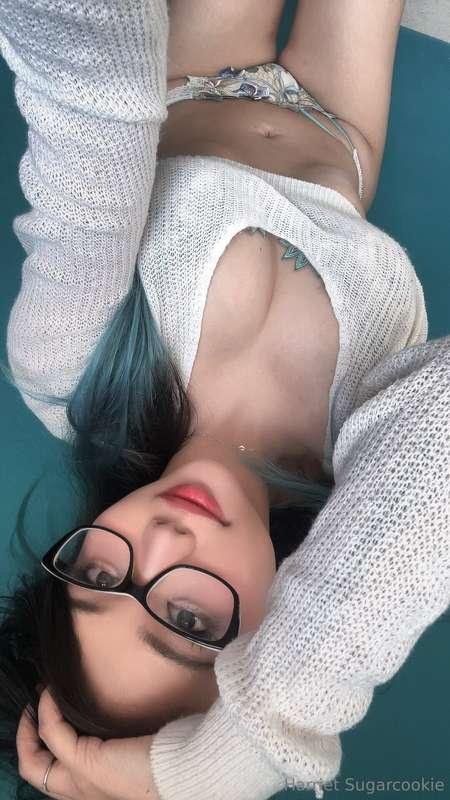 Trying to nap now so I can go to my Japanese class, but it's..