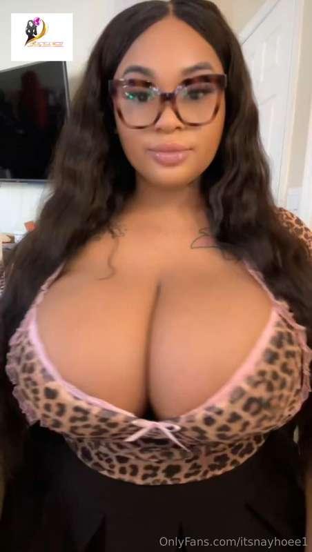 Cum all over these tits JOI 🥜