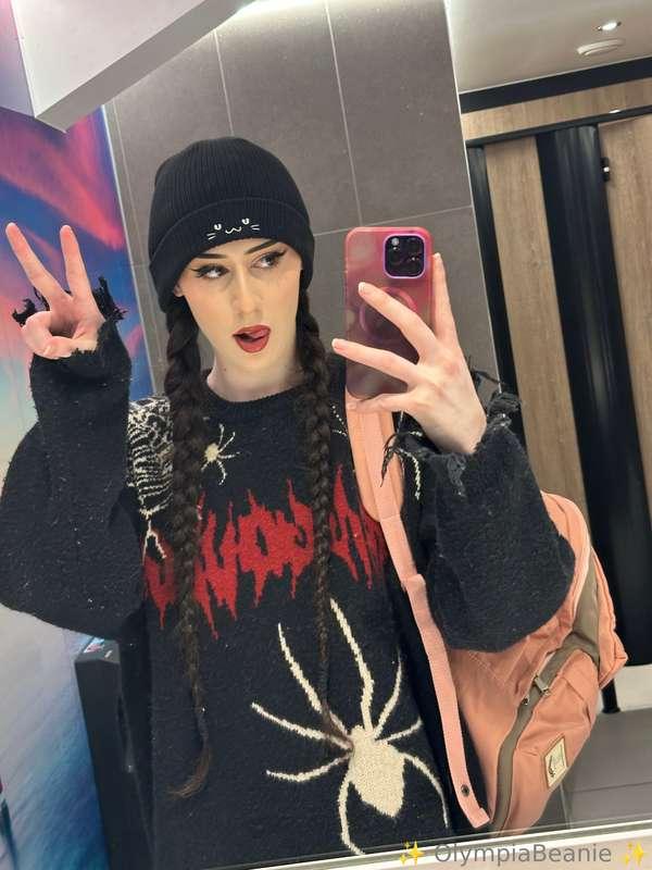 ur goth girlfriend in public vs at home 😳  New vid later btw..
