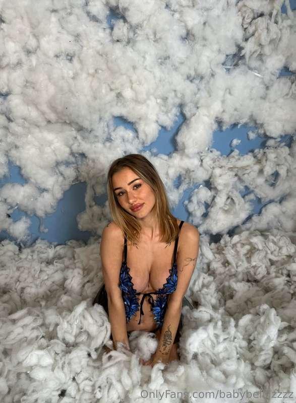 head in the clouds 💙