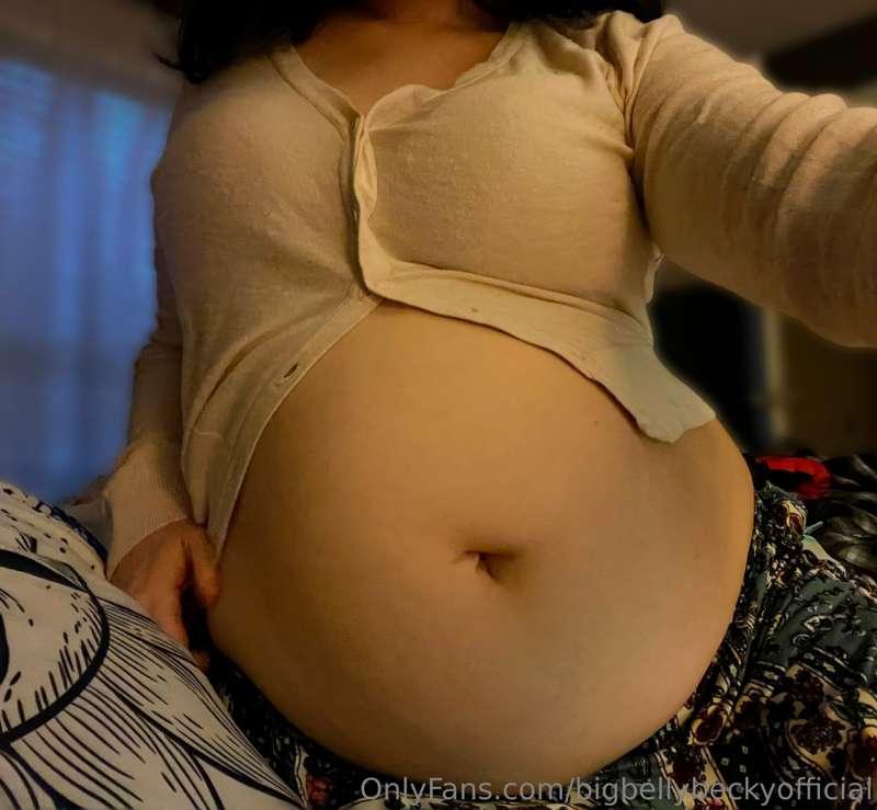 i’m so round 🤰🏻🤤