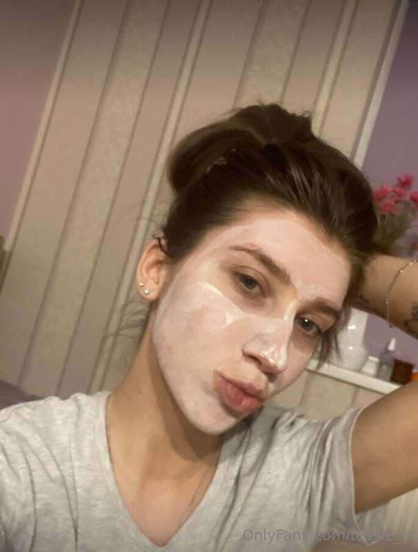 Unwinding at home with a self-care ritual, I've just treated..