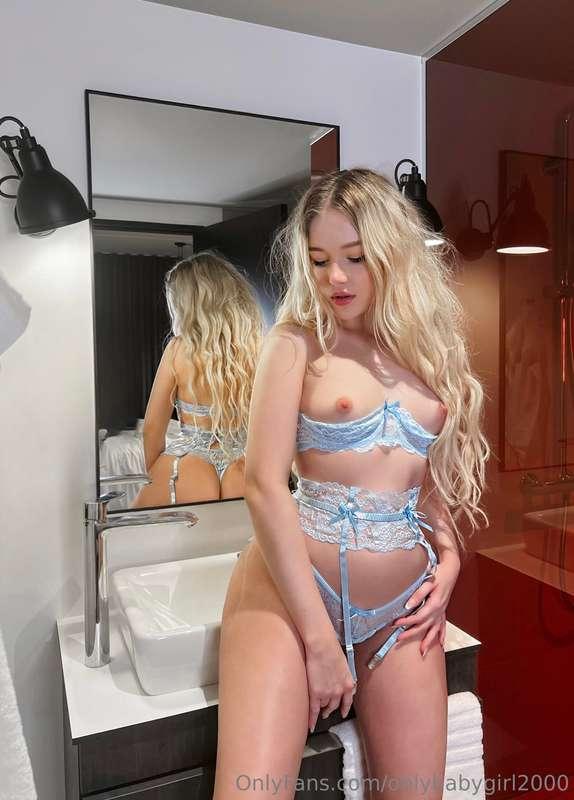 Me and @themiixedcouple took many hot pictures together in t..