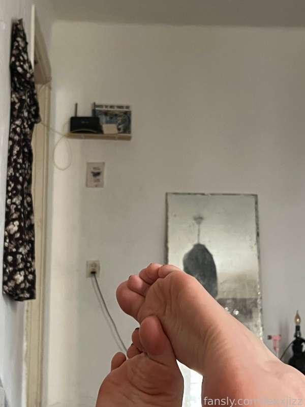 morning toes🦶

#toes #soles #feet #foot #footfetish #ff 