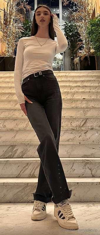 # 🔥 🔥 🔥 HOT GIRL  @sshinynika 🔥 🔥 🔥

This innocent cutie @ss..