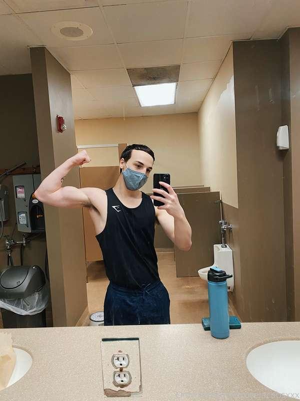 Would you worship my body after a gym session?