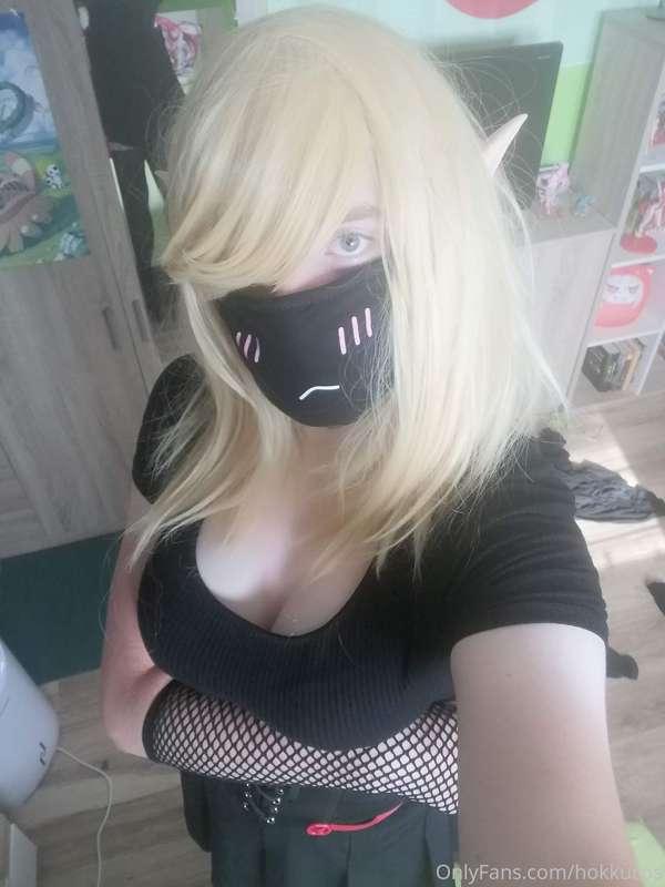 Emo elf in red underwear