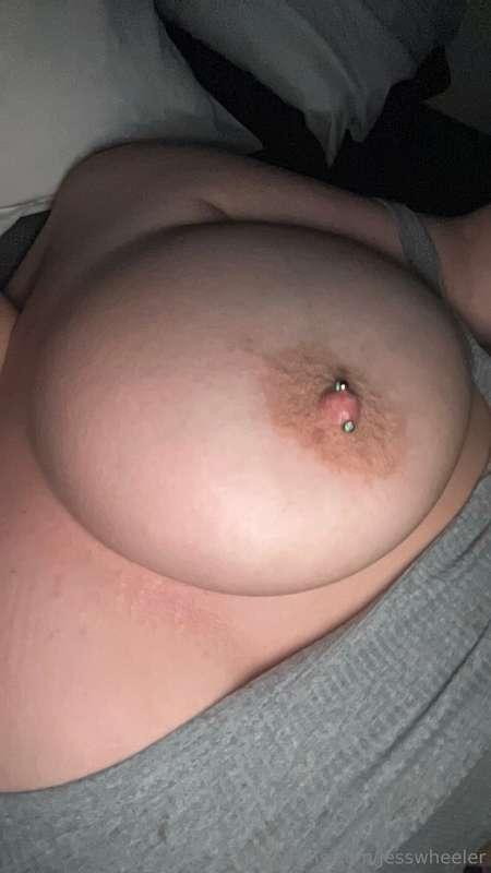 So bored and lonely in bed 🥺🥺
