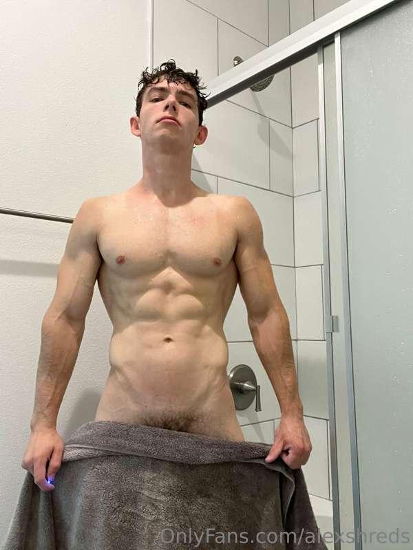 check your inbox for a surprise 😈👀 I’m showing you ALL of me..