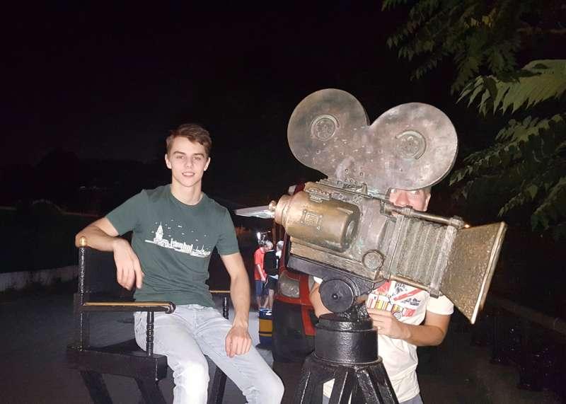 Walking in the evening ☺️🎥🗿