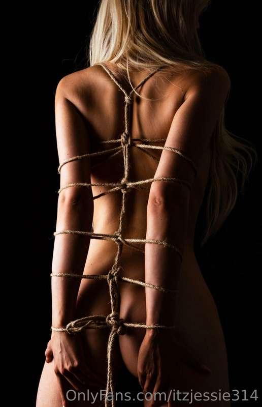 Who likes bondage?  Tip for a treat x