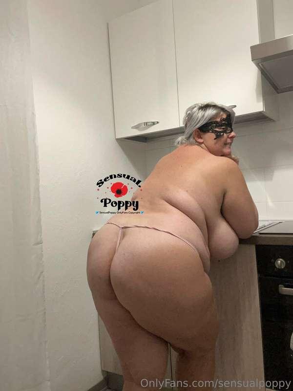sensualpoppy image #4