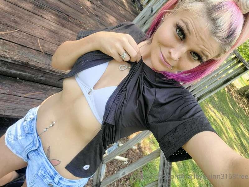 such a beautiful morning so I thought why wear clothes 😉🤷🏼‍♀..