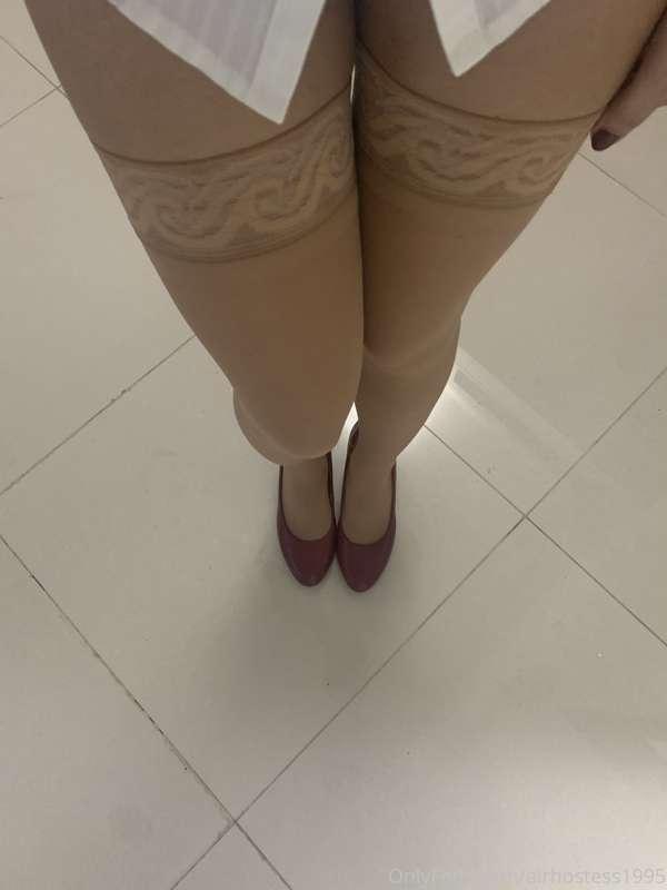 Before my 15 hours flight 👠 
Heels and stockings ☺️