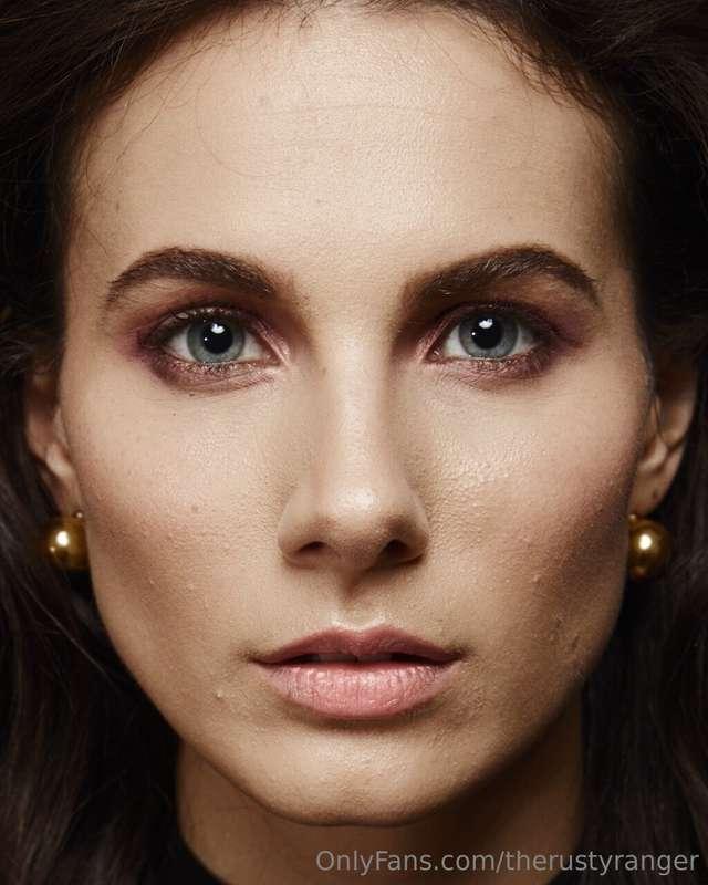 The eyes are the window to the soul💕