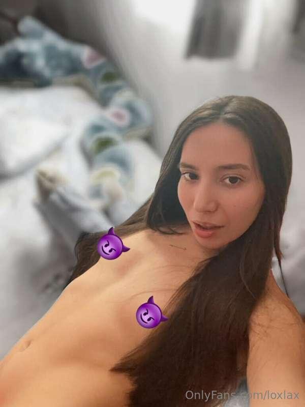 Estoy solita en casa y muy cachonda 😈alguien para Sexting o ..