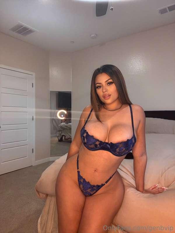 Babe I'm dripping down my legs right now 😈 What are you gonn..