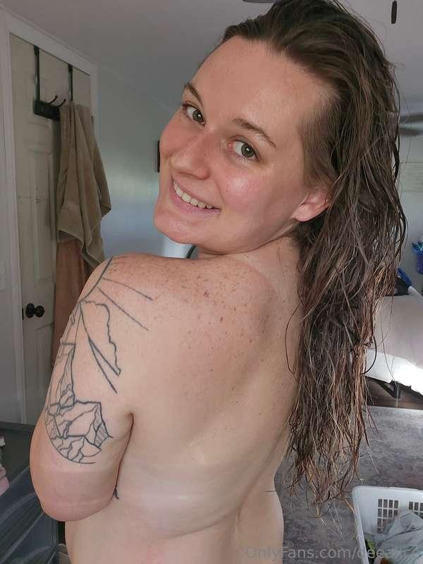 Happy Friday. Come and celebrate with my VIP 😘 @deealicevip 