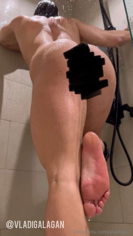 sweet pussy and feet👅 you definitely don’t wanna miss it🤫 pr..