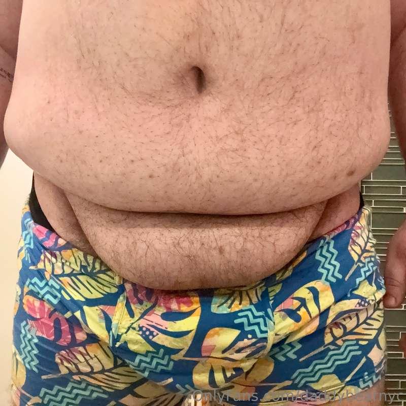 Good morning from Daddy’s fat pad 👋