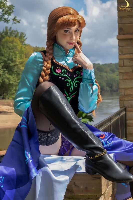 Erocosplay Anna set! 