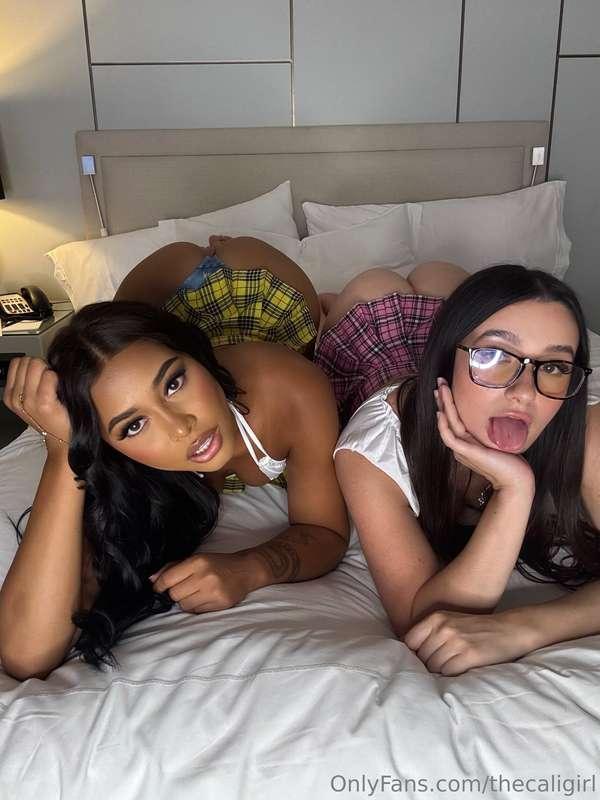 ‼️LIVE NOW ‼️ LIVE NOW ‼️🍭 Cum get a late night treat ⤵️💦 @C..