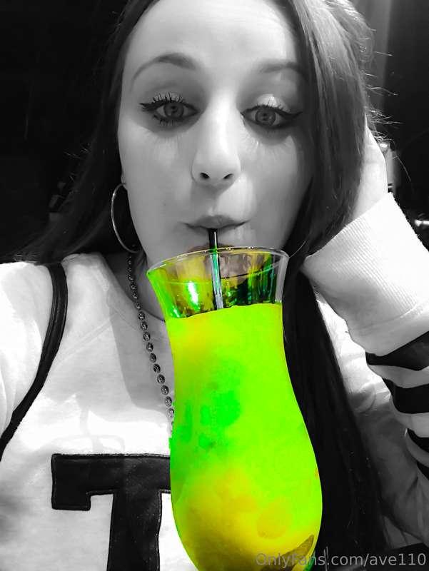 We are happy to report the return of @@vanessa_babbyyy once ..