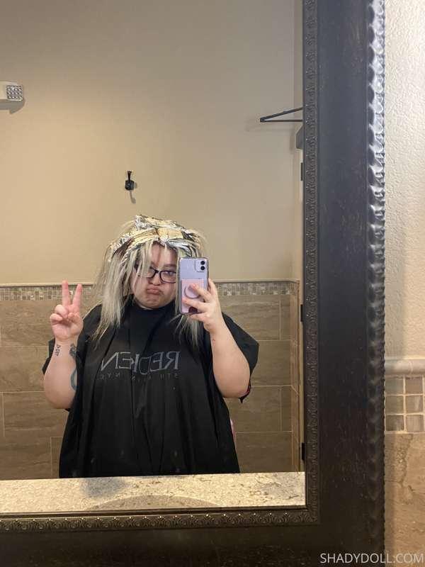 Looking a little crazy hopefully y’all like my hair 😈