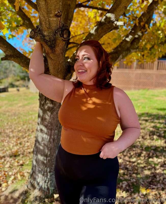I want to hear what's your favorite fall activity and why!! ..