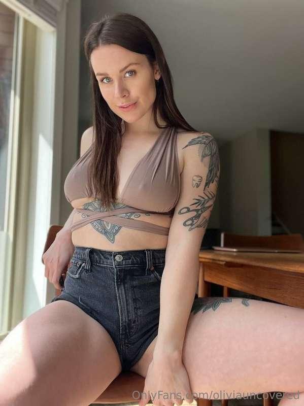 I need someone to take me back to bed and make me cum again ..