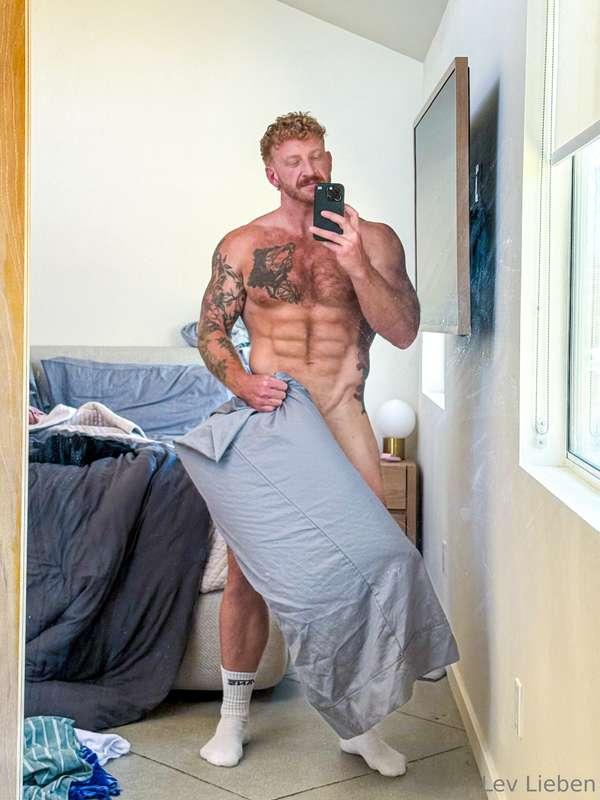 Wanna have a pillow fight? 😏