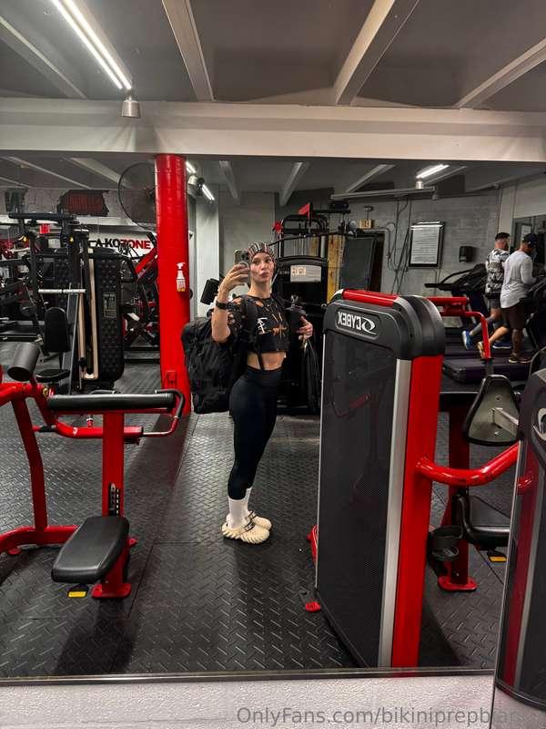 Workout’s done… now I’m ready to make you sweat 😏