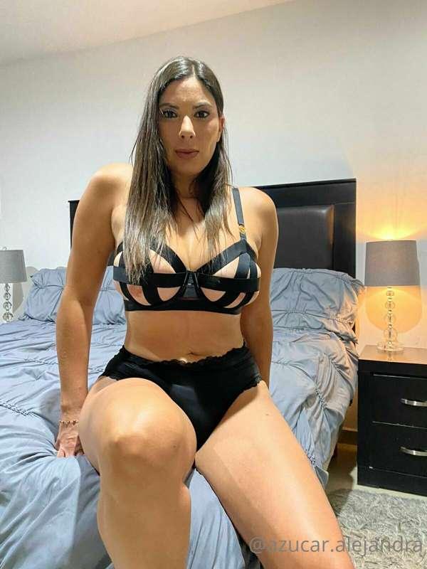 Que te parece esta lenceria de VS para tu deleite espero me ..