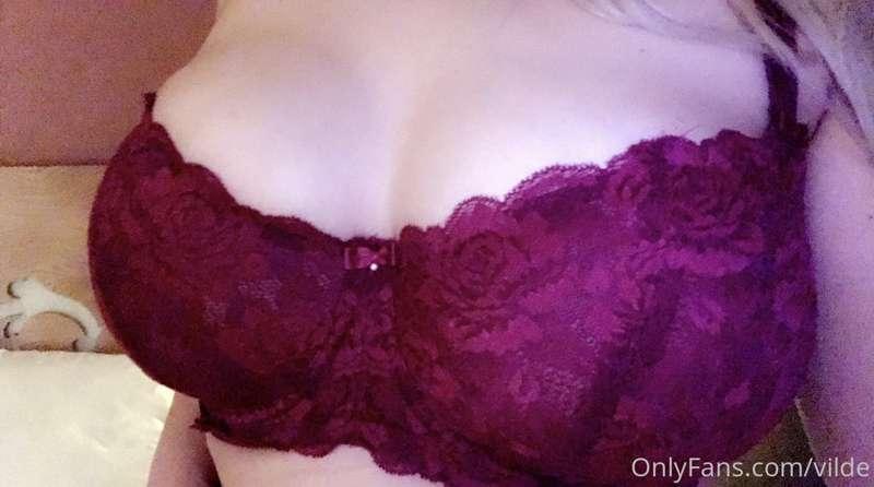 Christmas red..💋