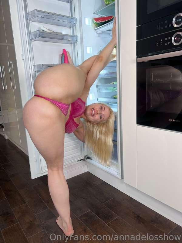 Oh no🥵 I'm stuck! Can you help me?