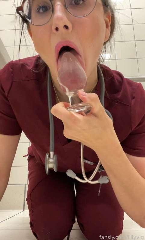 God my ass taste good . Tip this post 25$ for a nasty anal bundle 😈
