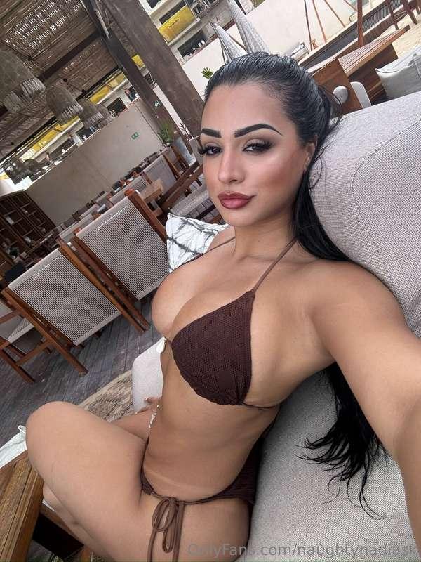 Back out here waitin for drinks 🍹😇😝