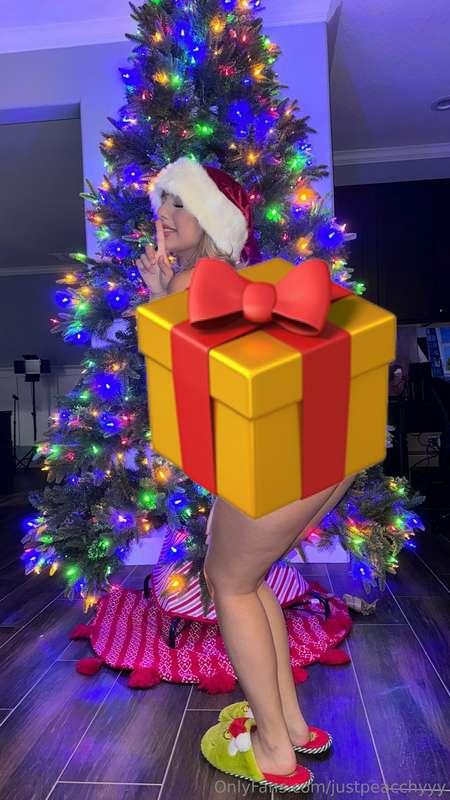 I wanna be your slutty santas helper
