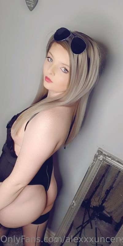 Kiss me slow… then don’t stop. 💋