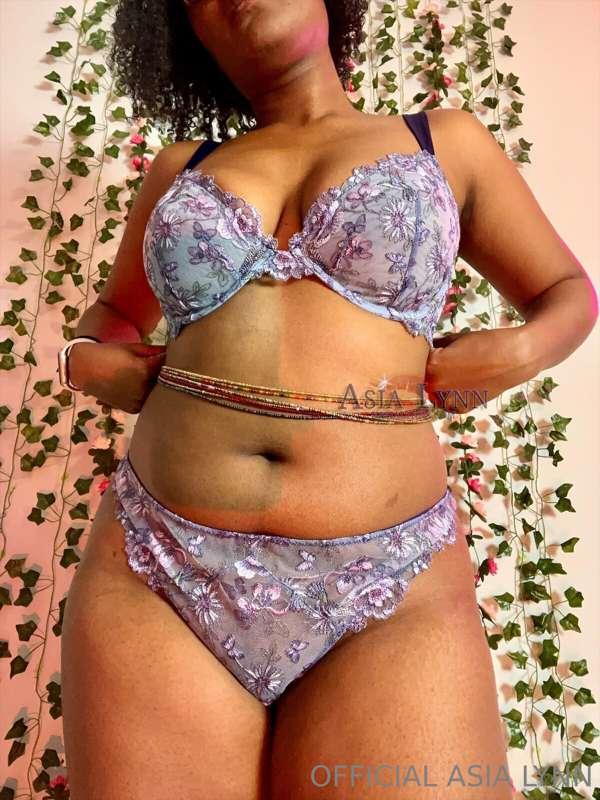 # THIQUE ✨

onlyfans.com/xasialynnx