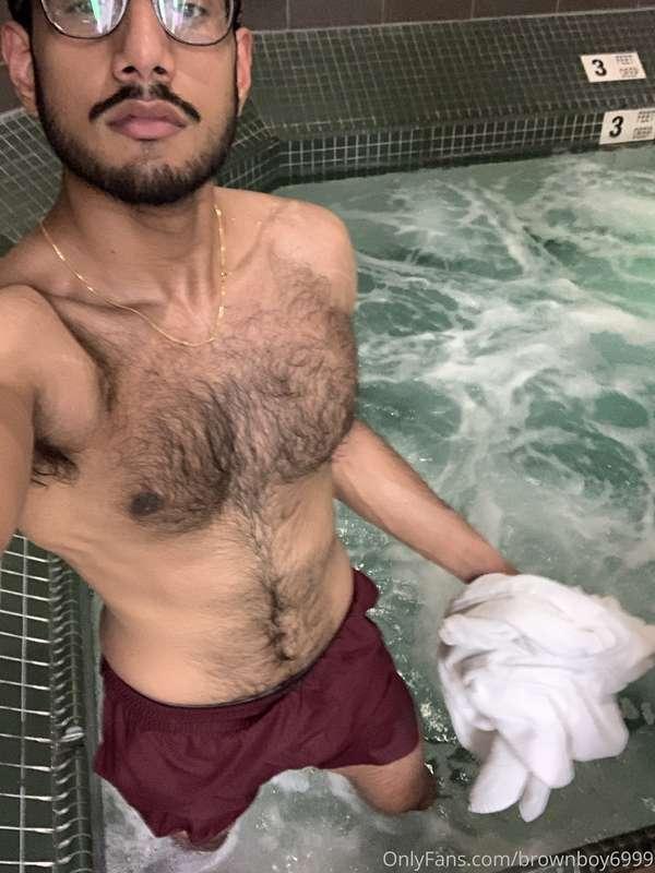 Having fun at the gym when no ones there