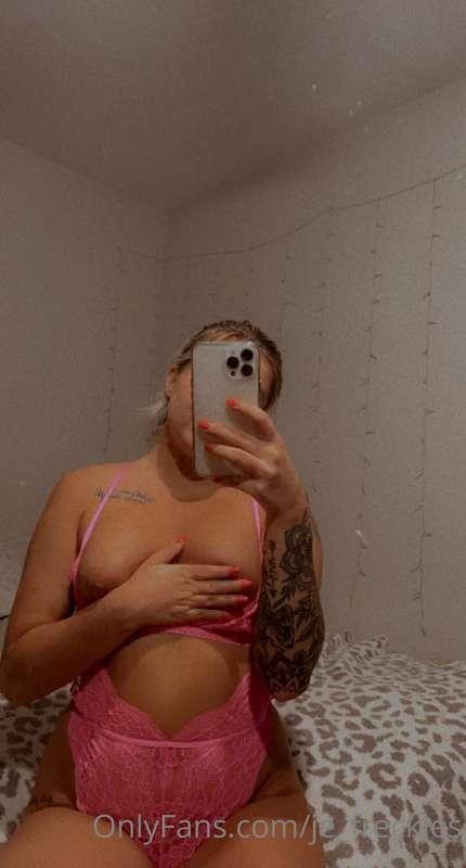 I know you just wanna suck on these nipples 😏