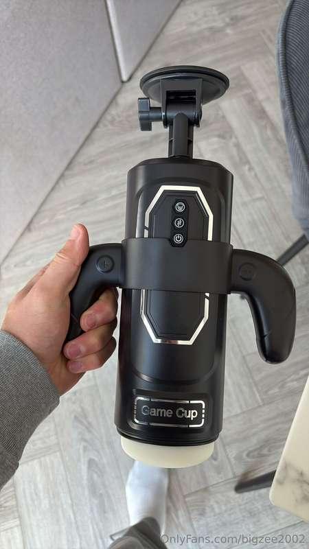 Who wants to see me put my new suction toy to use? 👀