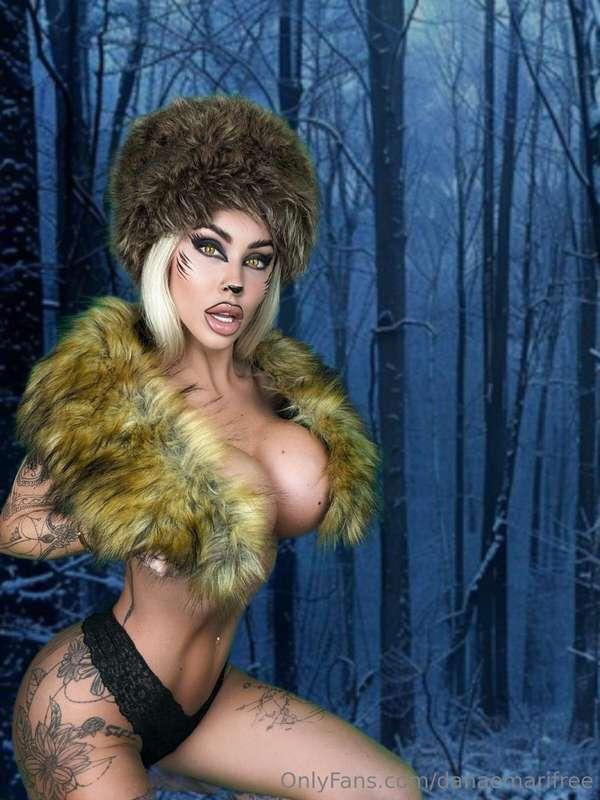 Winter wild girl 🐯❄️