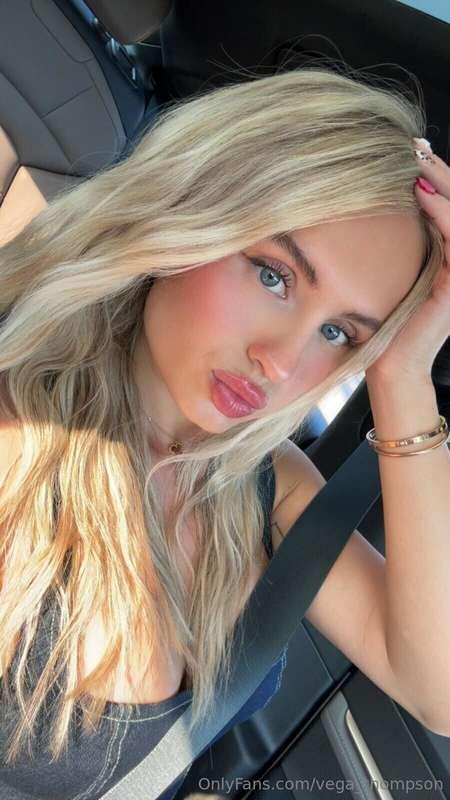 gimme a kiss 💋